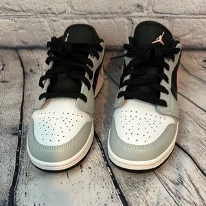 Air Jordan 1 Low Black Grey Pink